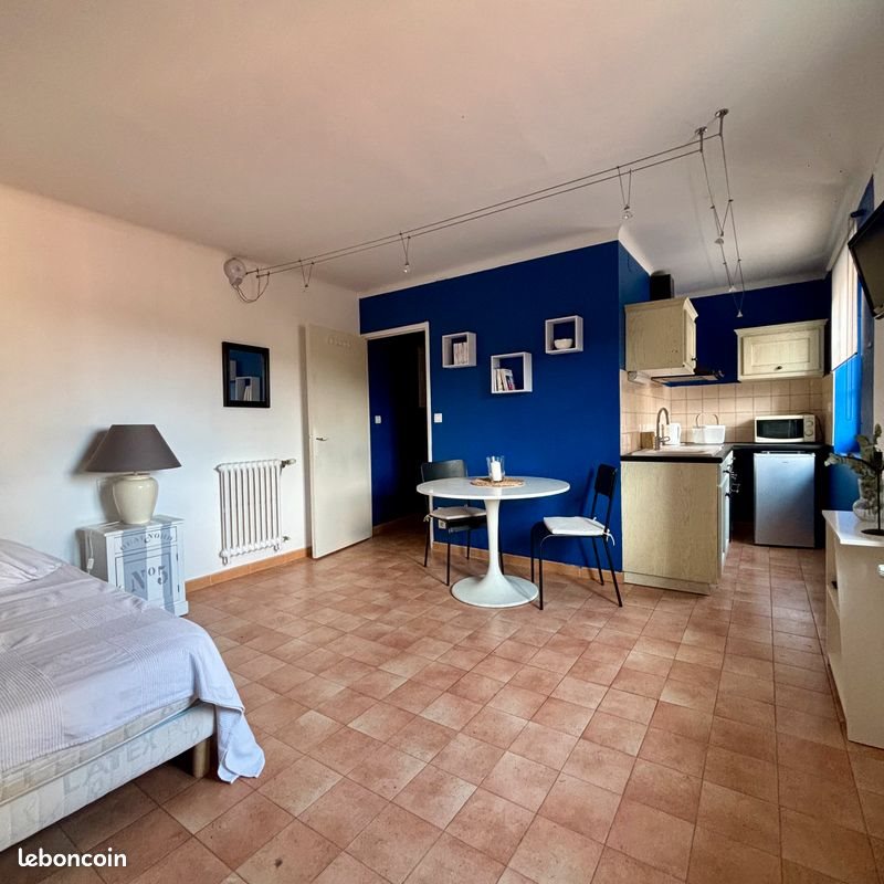 Appartement à louer, 24m², La Roque-d'Anthéron