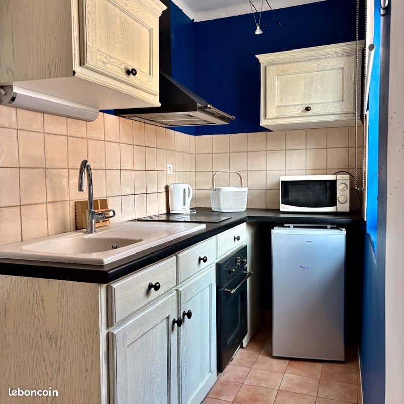 Appartement à louer, 24m², La Roque-d'Anthéron