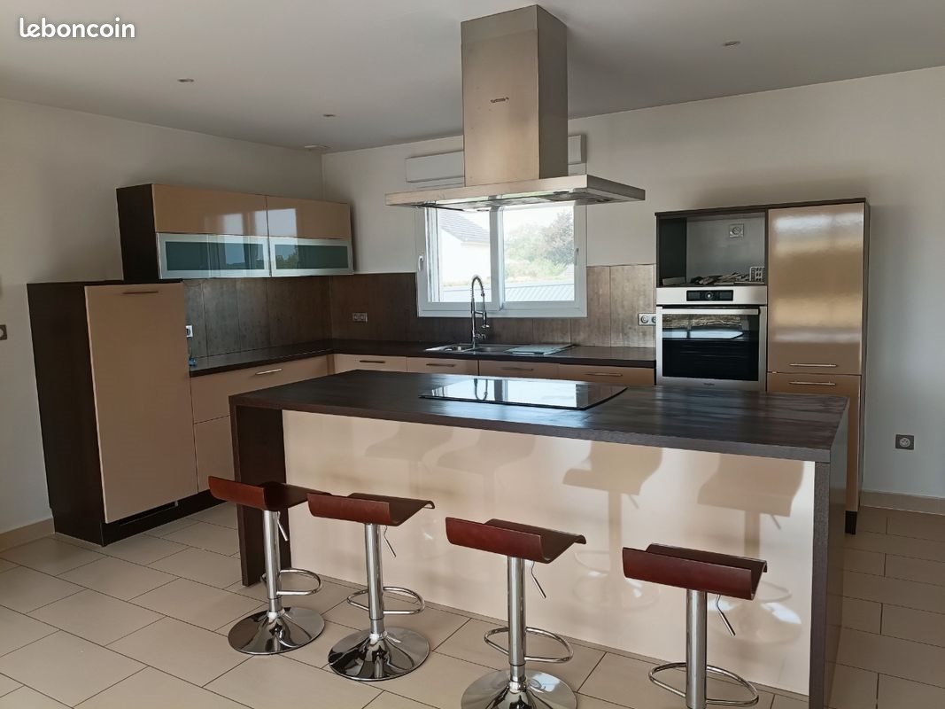 Maison à vendre, 168m², Montigny-lès-Vesoul