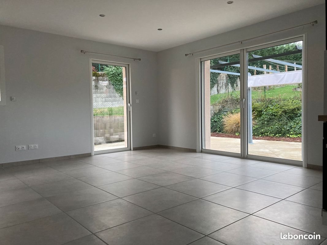 Maison à louer, 110m², Ecotay-l'Olme