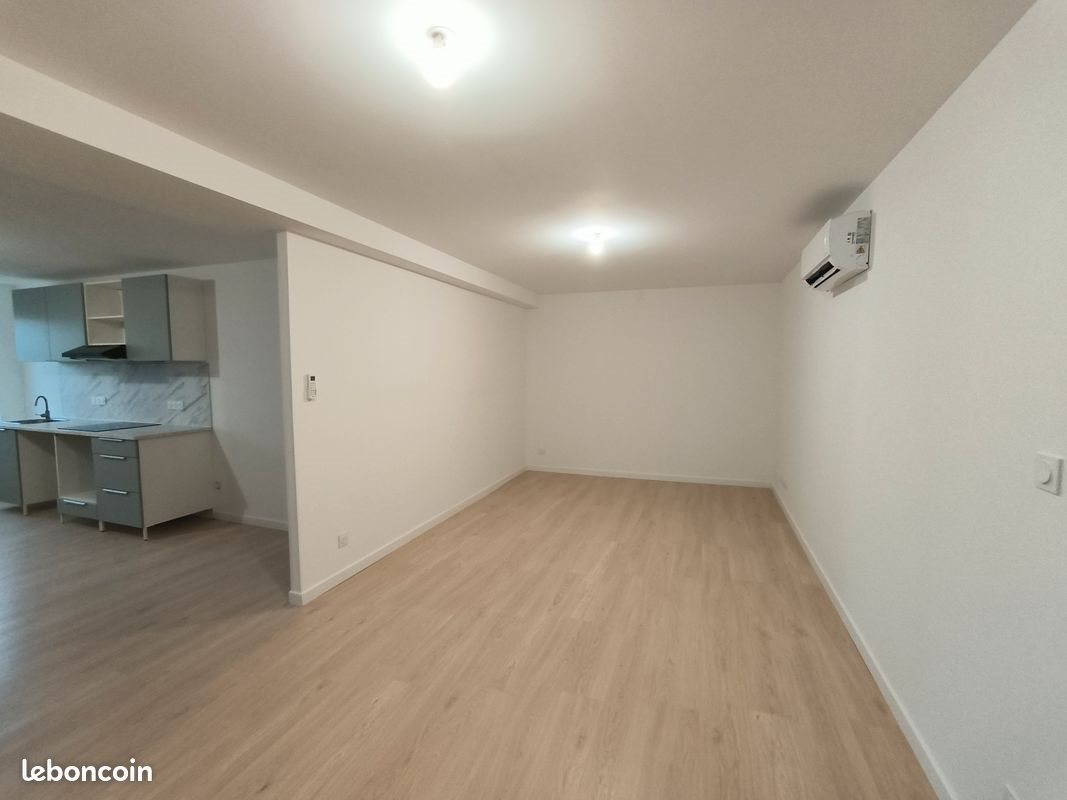 Appartement à louer, 81m², Coume