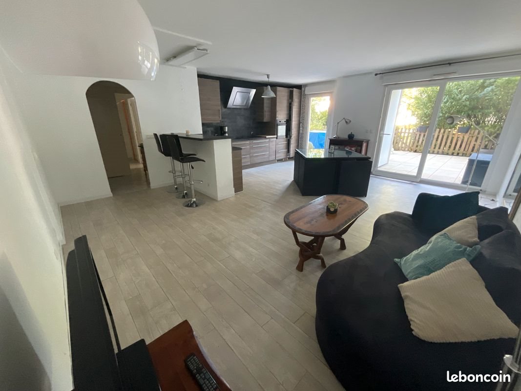 Appartement à louer, 71m², Cessy