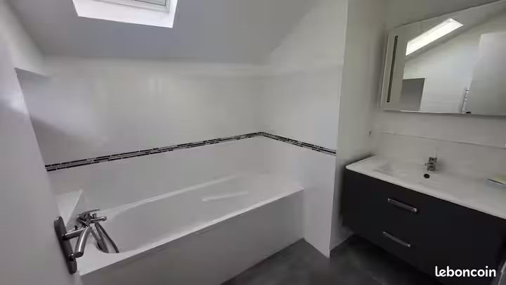 Appartement à louer, 85m², Bages
