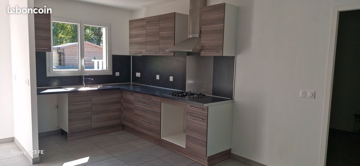 Maison à louer, 96m², Saint-Médard-de-Guizières