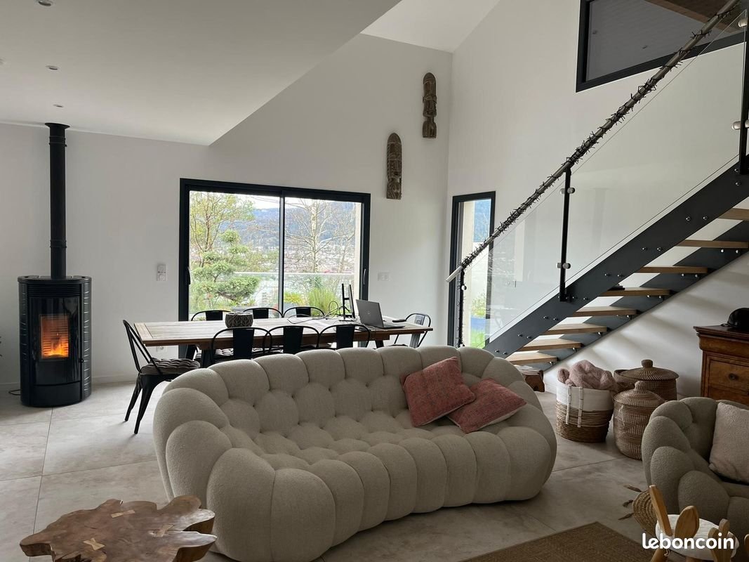 Maison à louer, 160m², Oyonnax