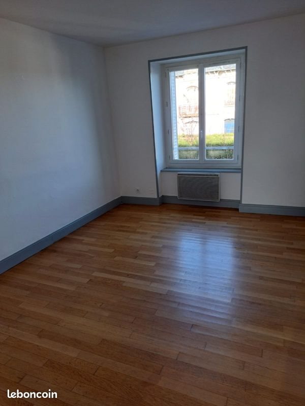 Appartement à louer, 55m², Mauriac