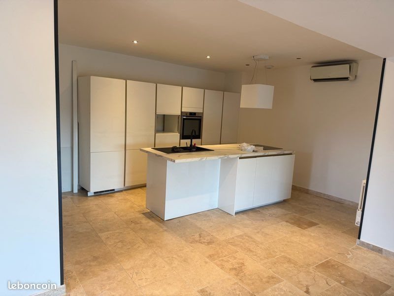 Maison à louer, 140m², Sassenay
