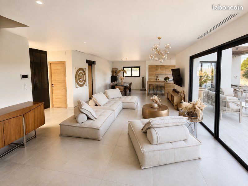 Maison à vendre, 133m², Saint-Julien-les-Rosiers