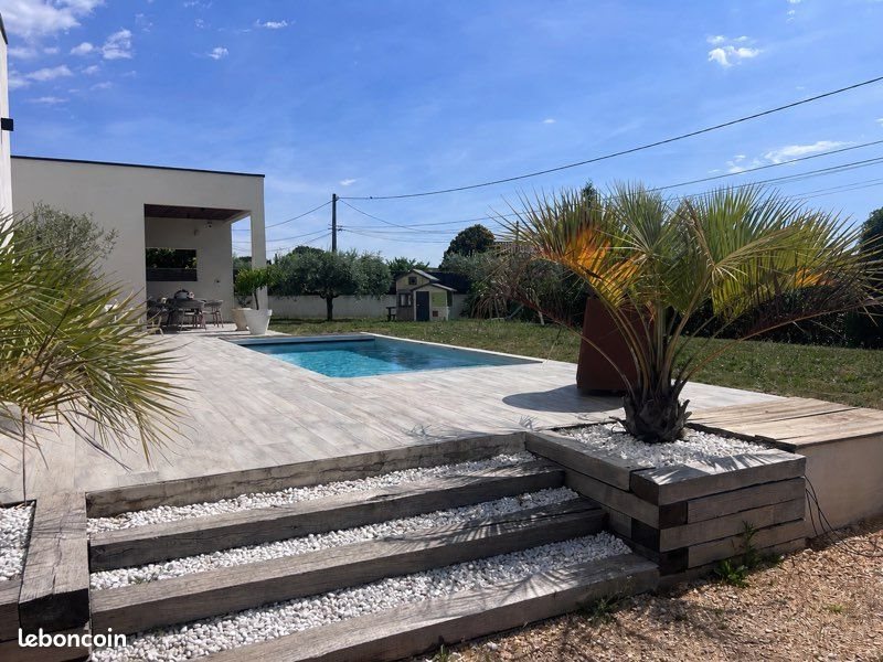Maison à vendre, 133m², Saint-Julien-les-Rosiers