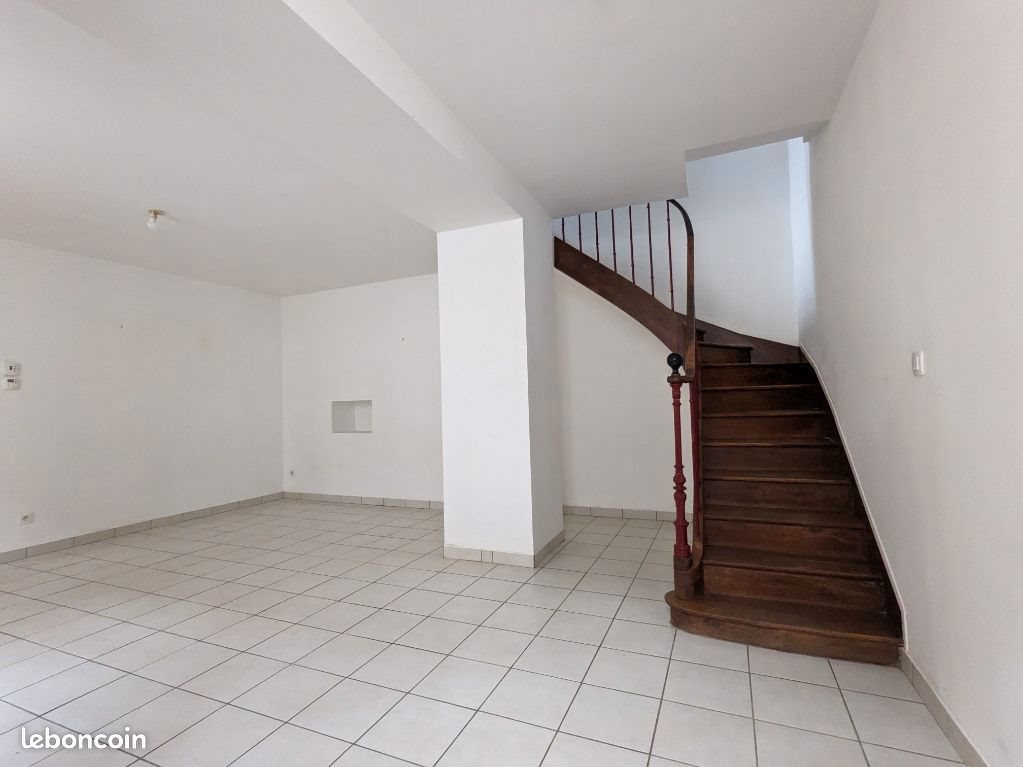 Maison à louer, 55m², Évron