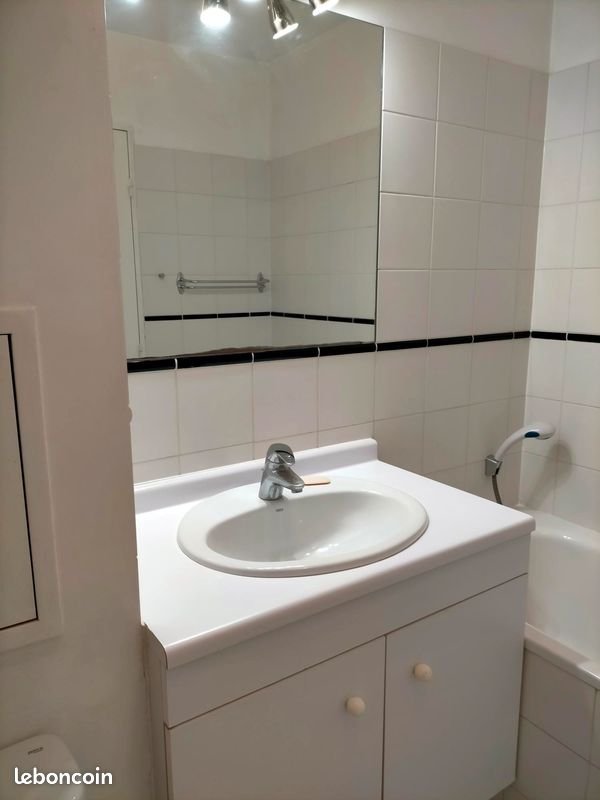 Appartement à louer, 26m², Courbevoie