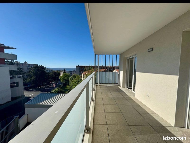 Appartement à louer, 77m², Sète