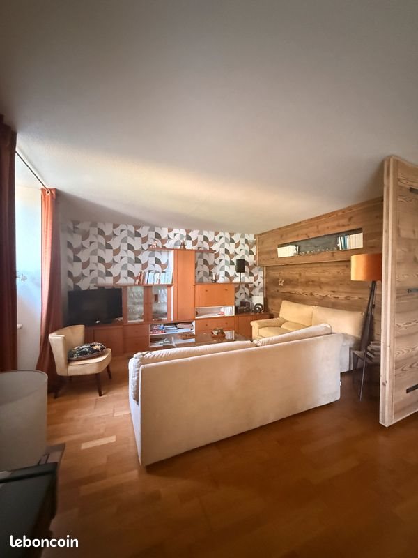 Maison à vendre, 750m², Orchamps-Vennes