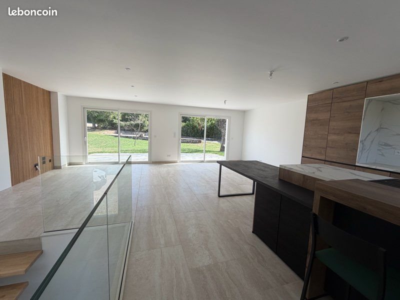 Maison à vendre, 240m², Roussennac