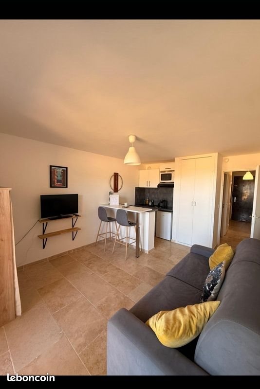Appartement à louer, 29m², Carqueiranne
