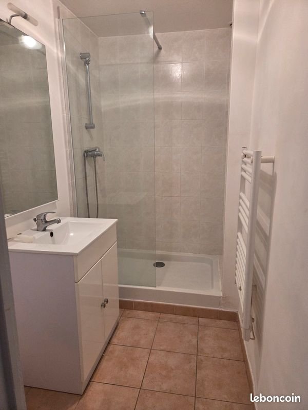 Appartement à louer, 65m², Monteux