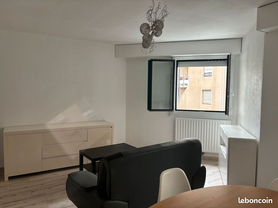 Appartement à louer, 69m², Pau