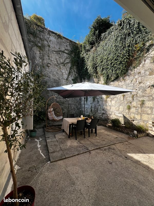 Appartement à louer, 68m², Saintes