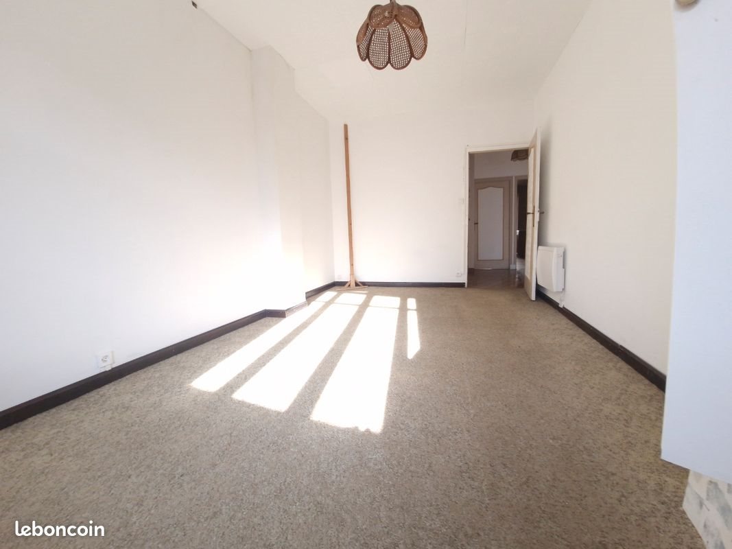 Appartement à louer, 68m², Lacaune