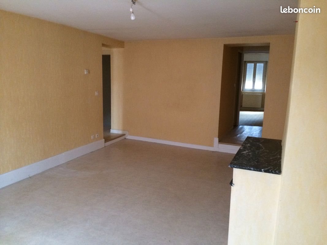 Appartement à louer, 82m², Coudes