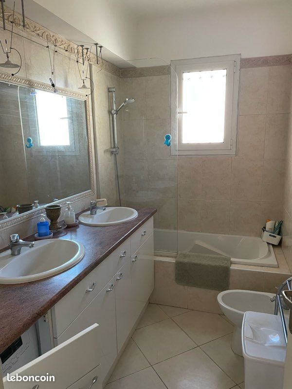 Appartement à louer, 71m², Antibes