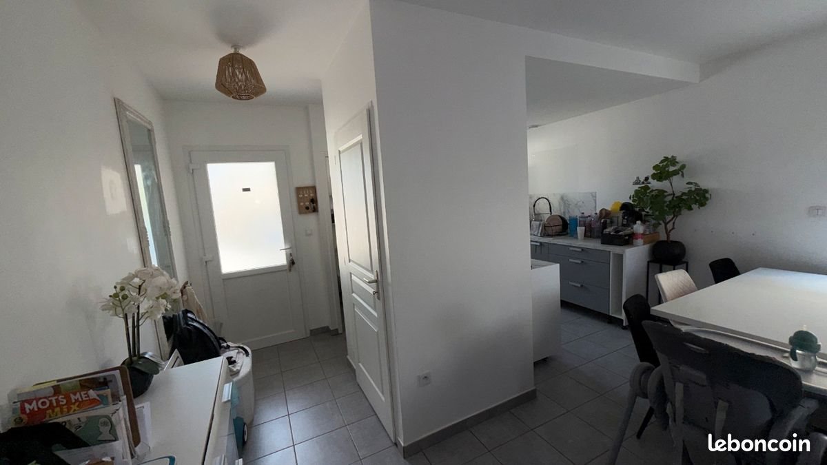 Maison à louer, 70m², Roussillon