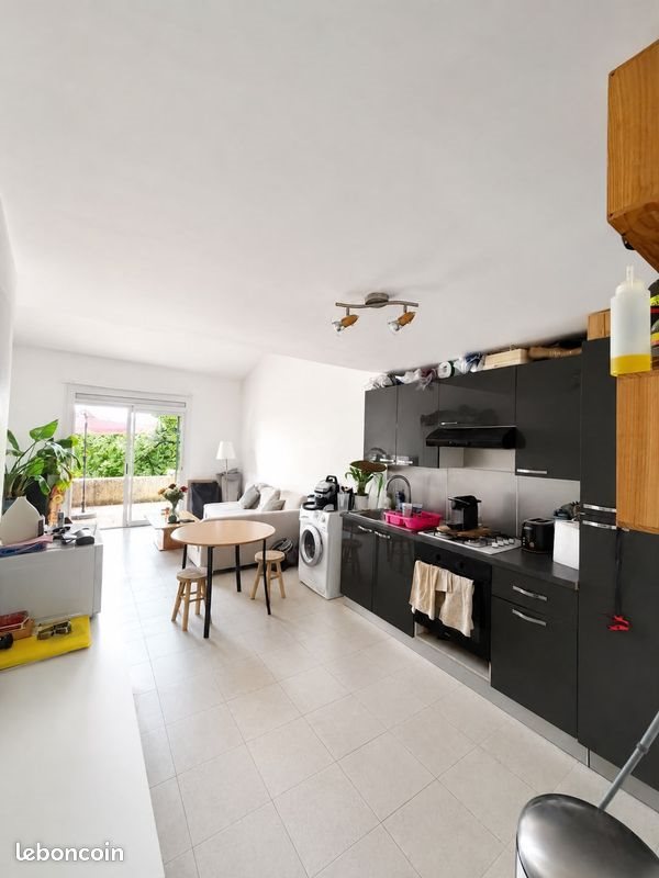 Appartement à louer, 40m², Trets