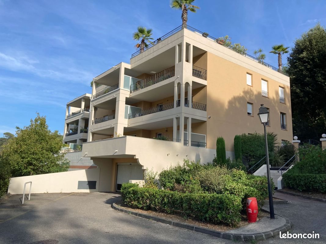 Appartement à louer, 50m², Valbonne