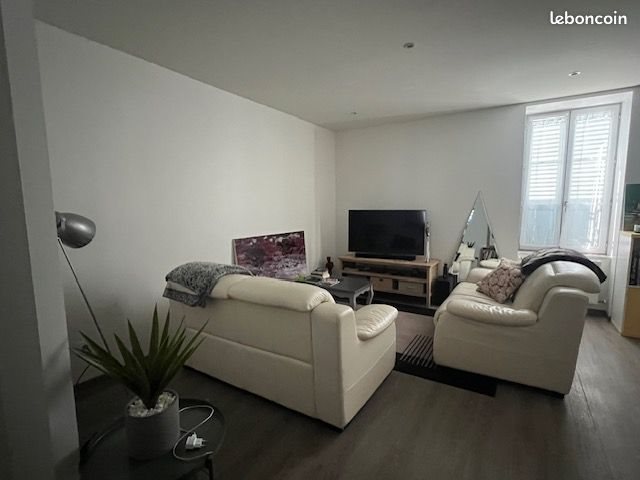 Appartement à louer, 63m², Thizy