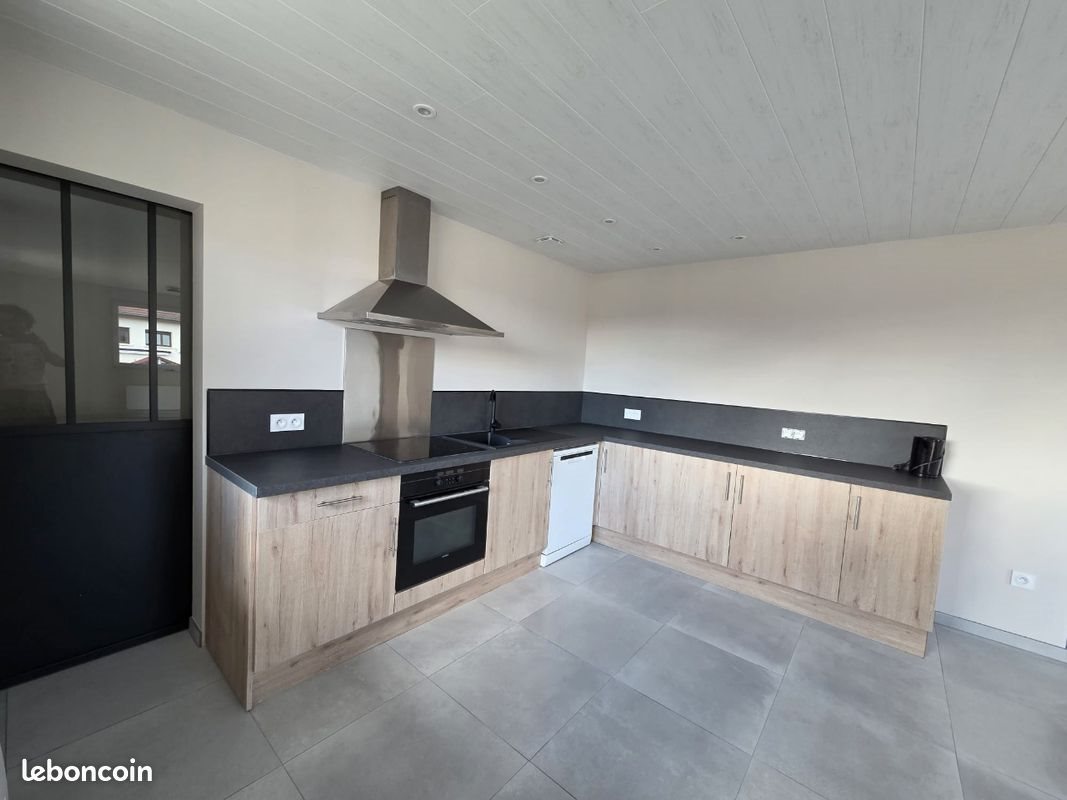 Appartement à louer, 97m², Levier