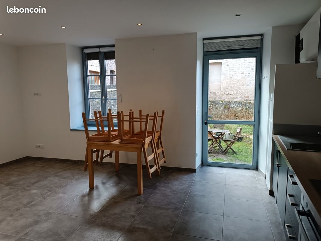 Appartement à louer, 40m², Saint-Bonnet-le-Château