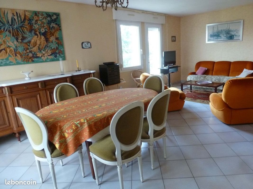 Maison à louer, 130m², Saint-Georges-de-Reintembault