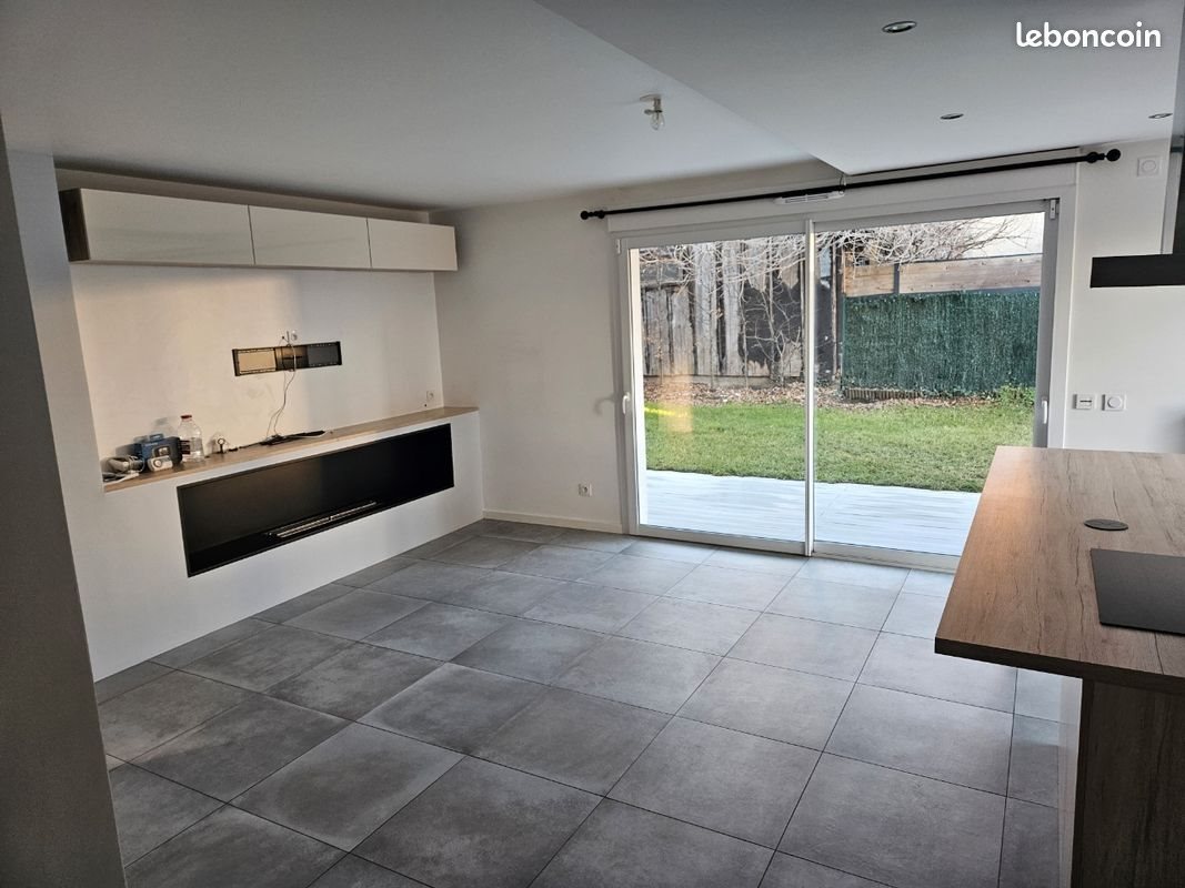Appartement à louer, 75m², Cranves-Sales