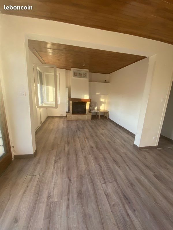 Appartement à louer, 70m², Sury-le-Comtal