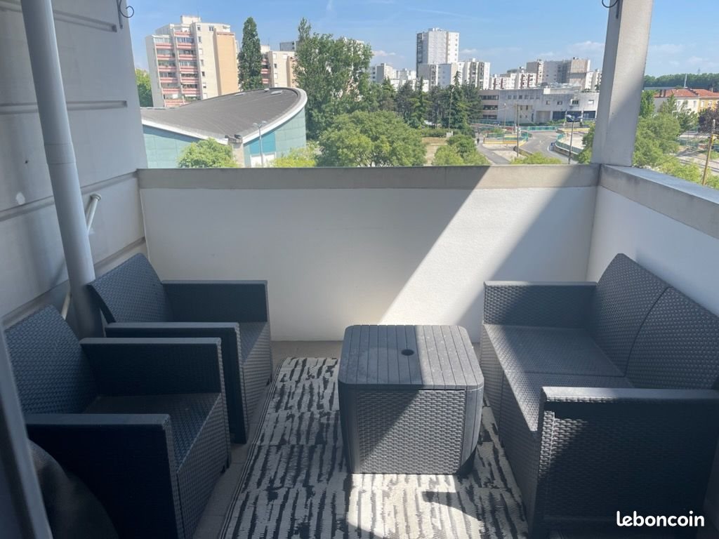 Appartement à louer, 80m², Vaulx-en-Velin