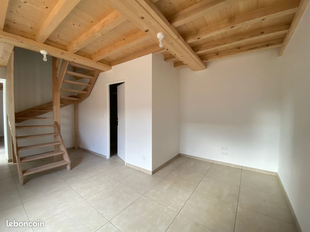 Appartement à louer, 78m², Mogneneins