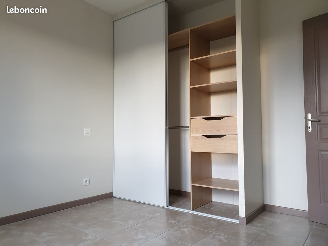 Appartement à louer, 74m², Larra