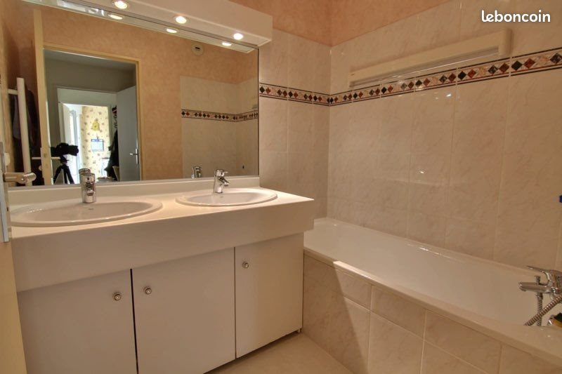Appartement à louer, 64m², Biot