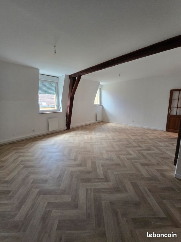 Appartement à louer, 108m², Sedan