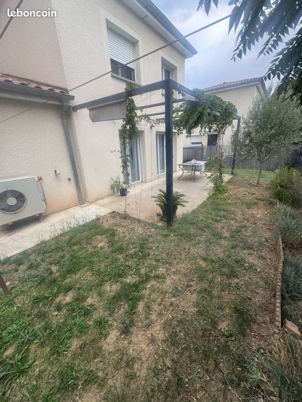 Maison à louer, 82m², Saint-Étienne-de-Fontbellon
