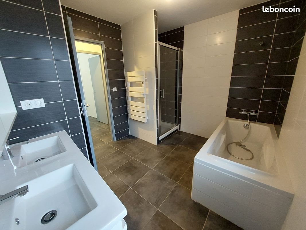 Appartement à louer, 87m², Villevocance