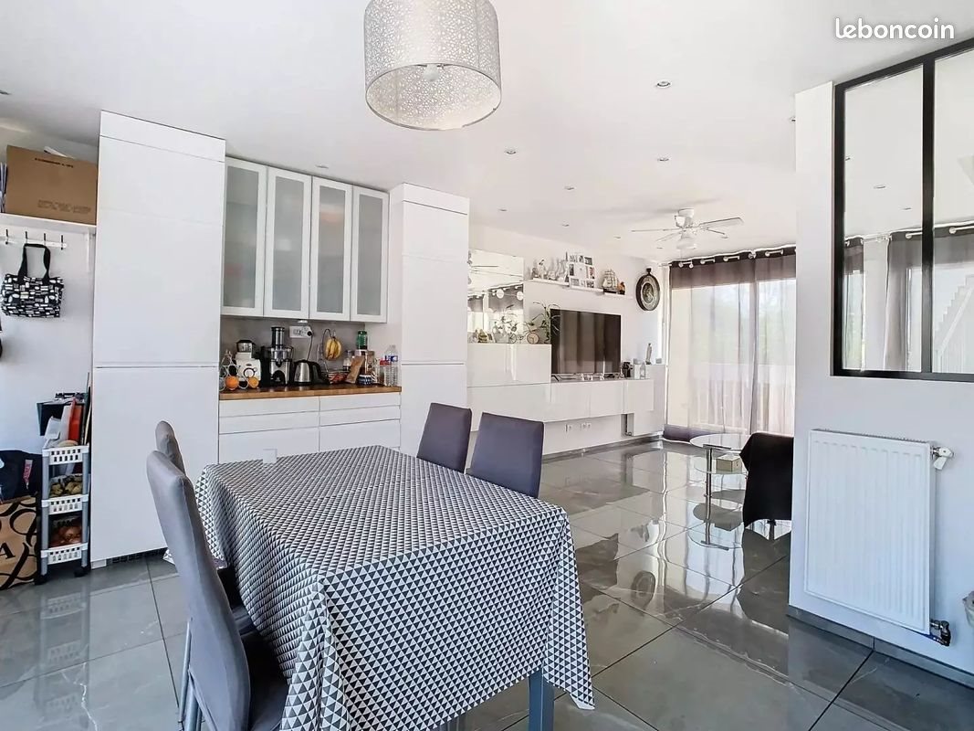 Maison à vendre, 94m², Montigny-le-Bretonneux