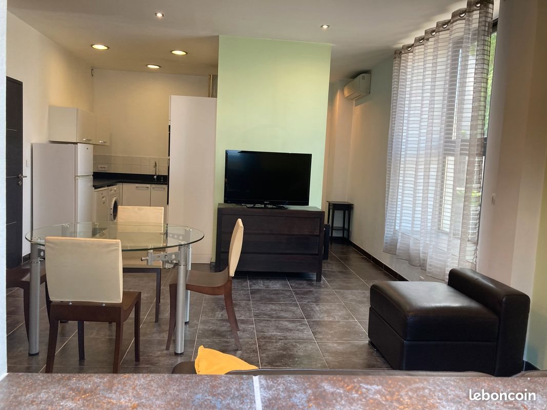 Appartement à louer, 39m², Marseille 8ème