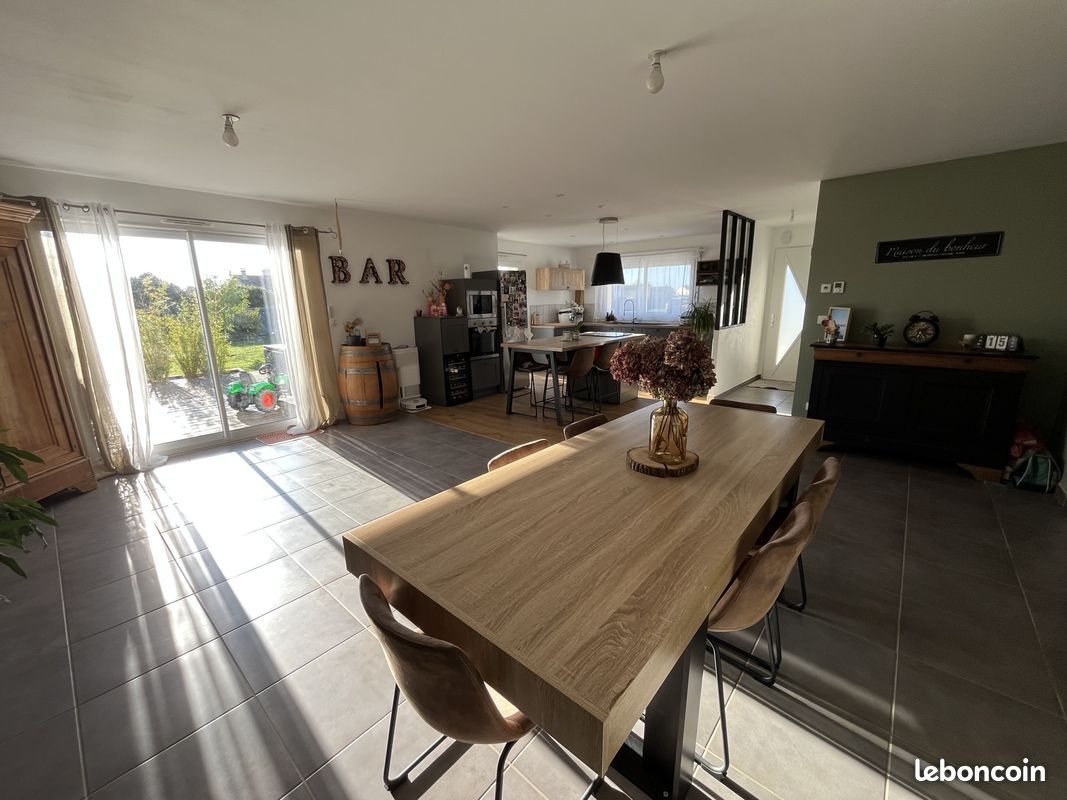 Maison à vendre, 150m², Saint-Varent