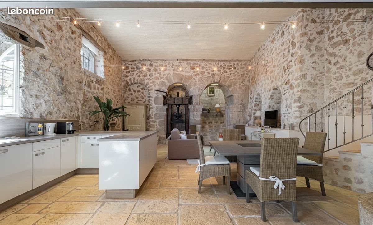 Appartement à louer, 91m², Spéracèdes
