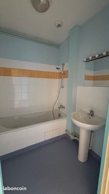 Appartement à louer, 53m², Viverols
