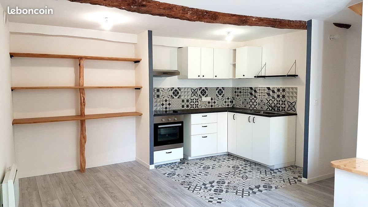 Appartement à louer, 43m², Saint-Félix-de-Lodez
