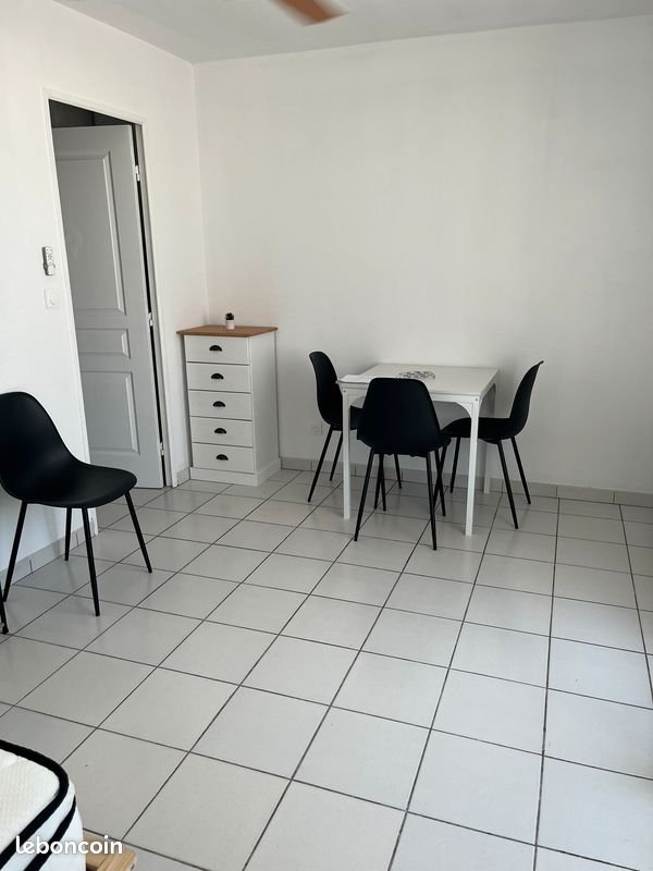 Appartement à louer, 22m², Nîmes