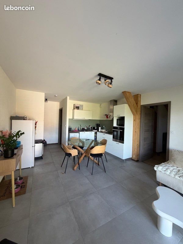 Appartement à louer, 45m², Etaux