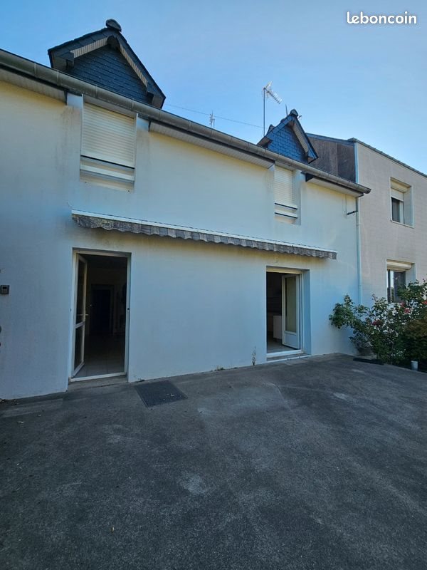 Maison à louer, 83m², Meslan